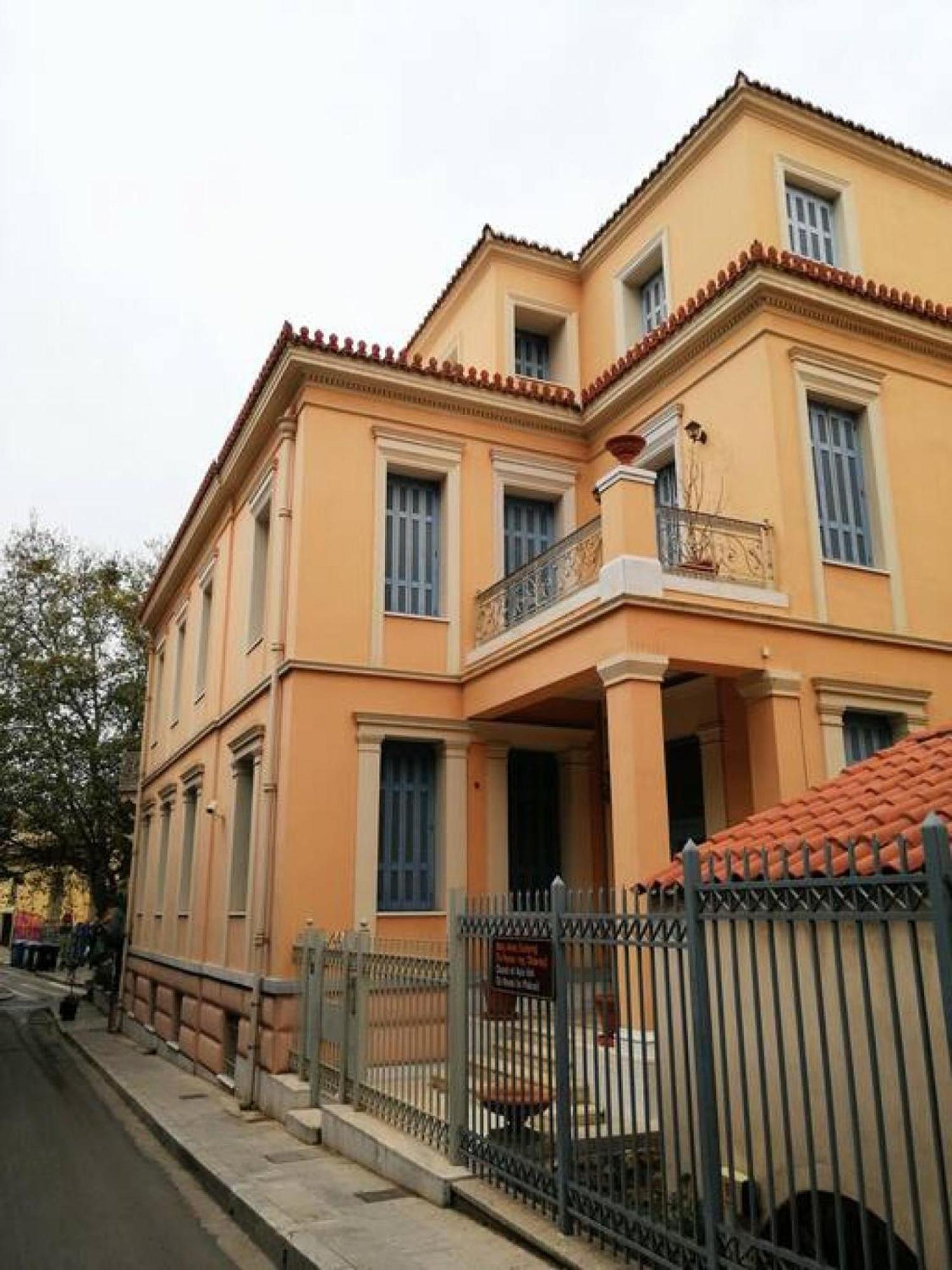 Magnificent Apartment In Plaka Афины Экстерьер фото