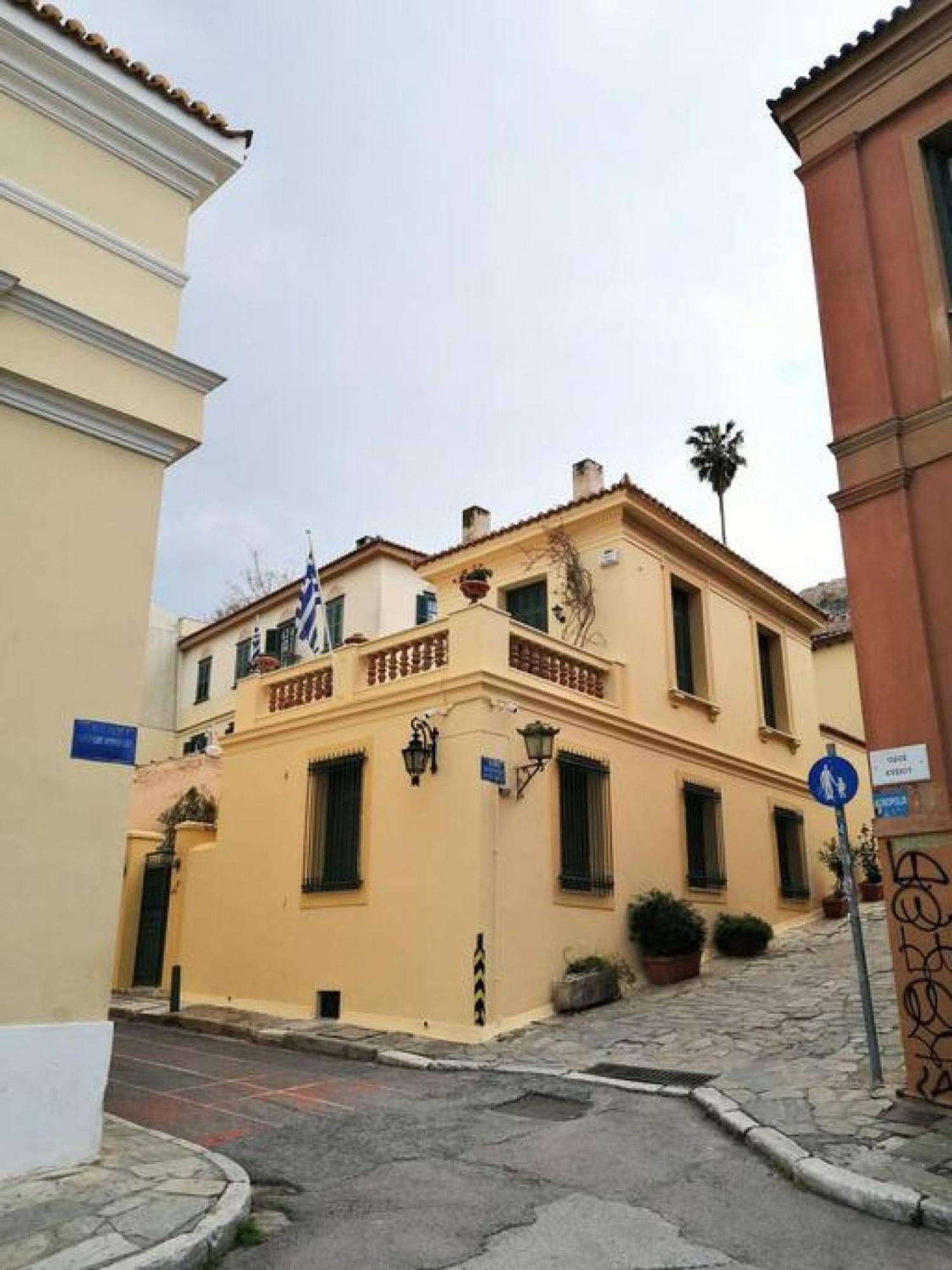 Magnificent Apartment In Plaka Афины Экстерьер фото
