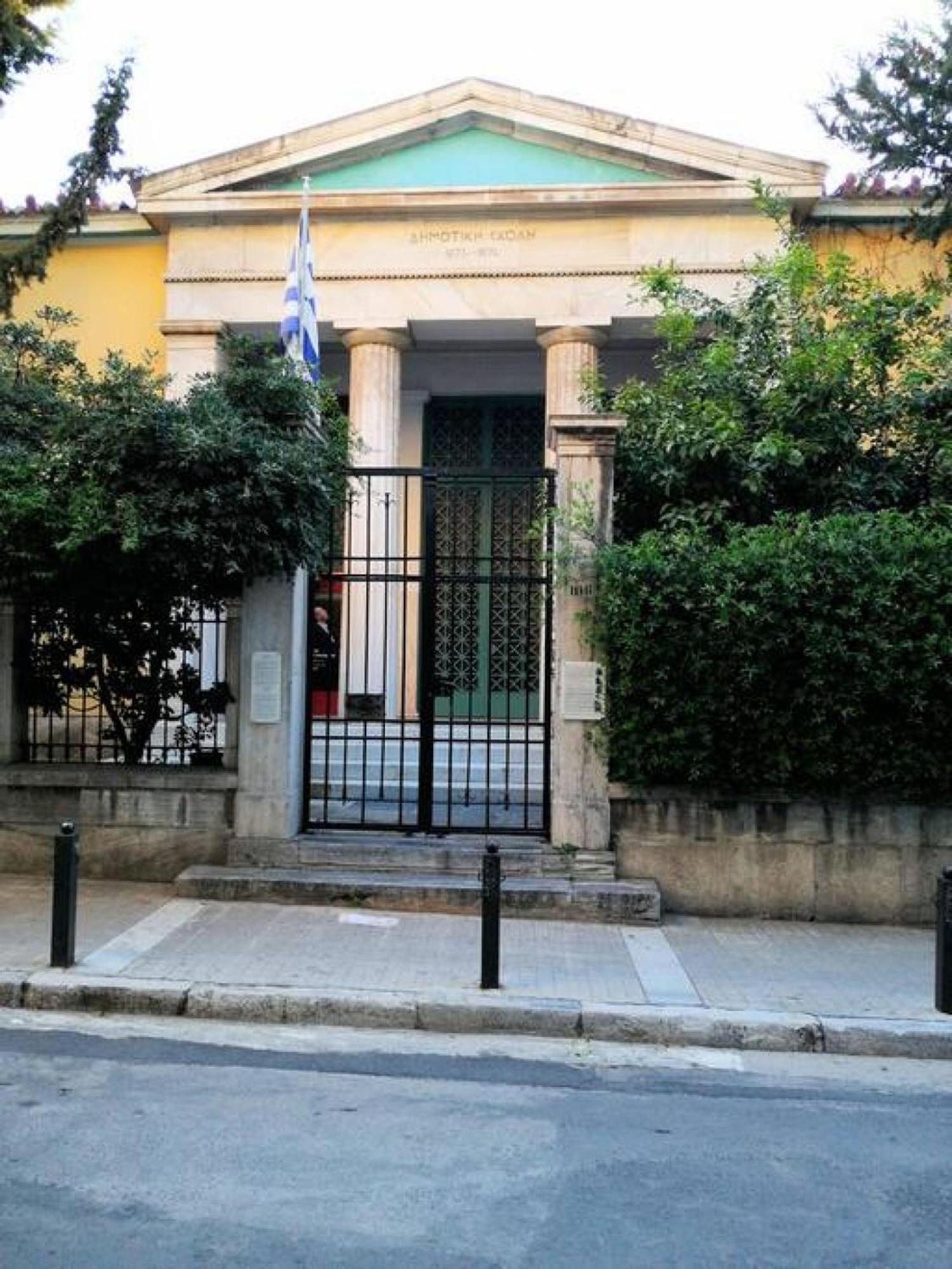 Magnificent Apartment In Plaka Афины Экстерьер фото