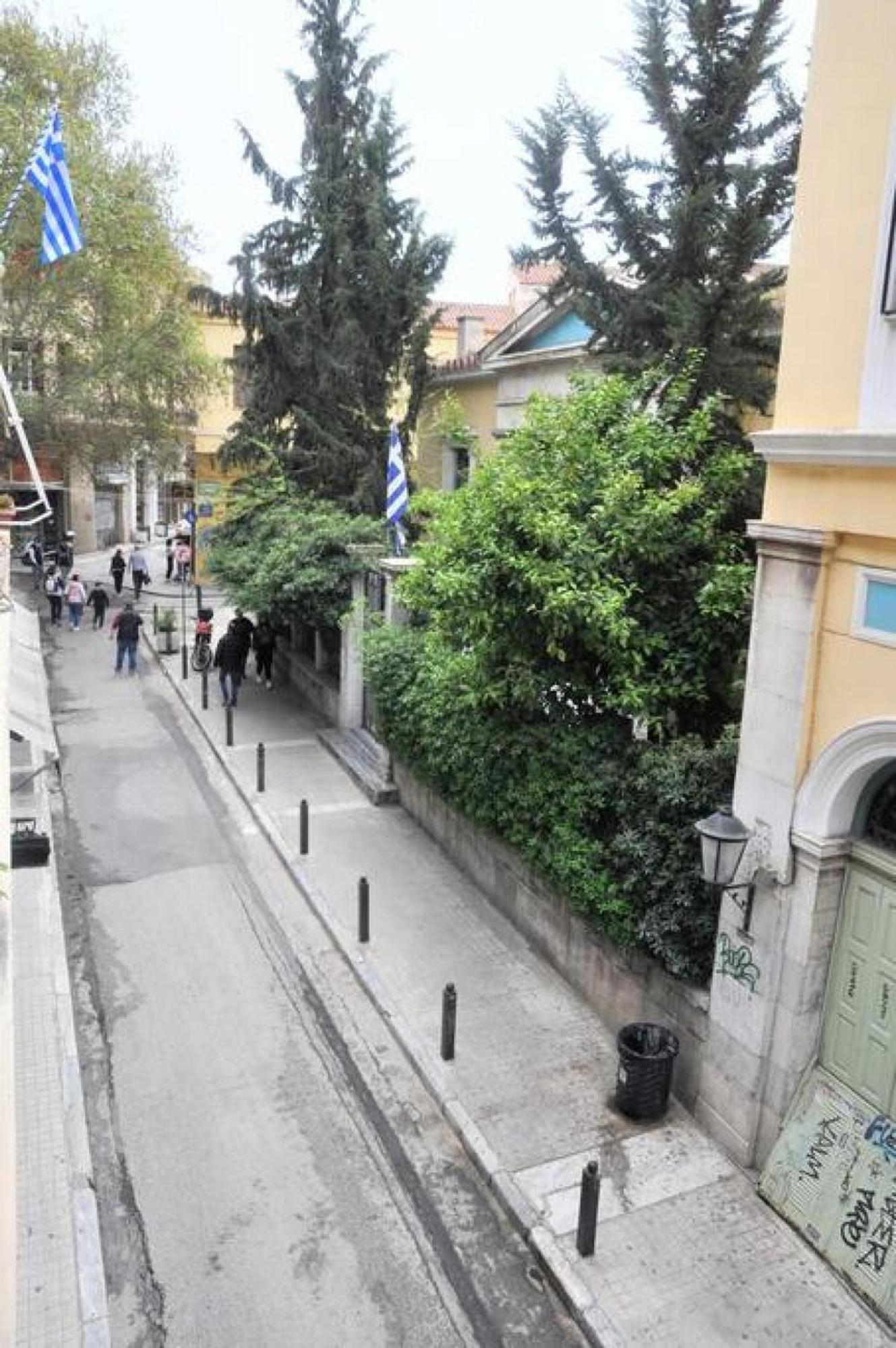 Magnificent Apartment In Plaka Афины Экстерьер фото